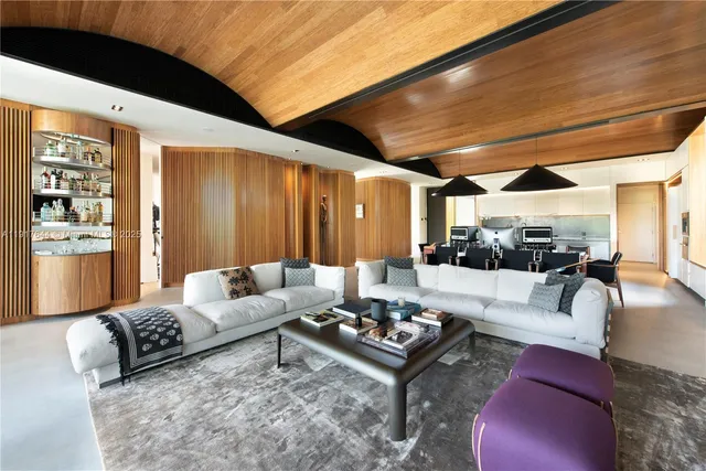 $6,350,000 | 8055 Noremac Avenue, Miami Beach, FL 33141