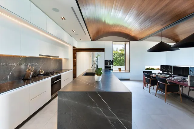 $5,989,000 | 8055 Noremac Avenue, Miami Beach, FL 33141