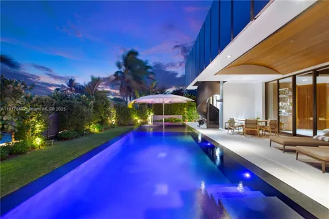 $6,350,000 | 8055 Noremac Avenue, Miami Beach, FL 33141