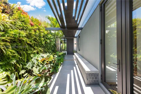 $5,789,000 | 8055 Noremac Avenue, Miami Beach, FL 33141