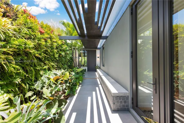 $6,350,000 | 8055 Noremac Avenue, Miami Beach, FL 33141