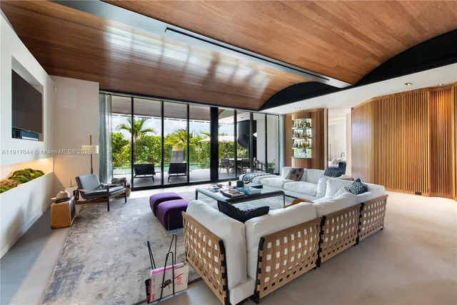 $6,350,000 | 8055 Noremac Avenue, Miami Beach, FL 33141