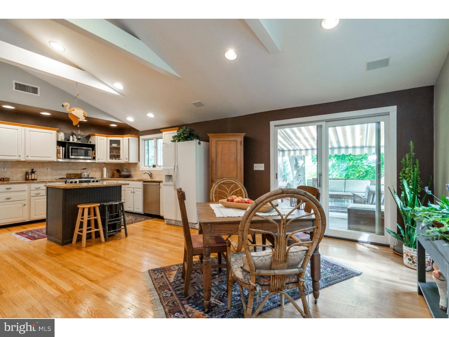 324 Harbison Road Wayne, PA 19087 - Photo 9 of 25 Dining Room