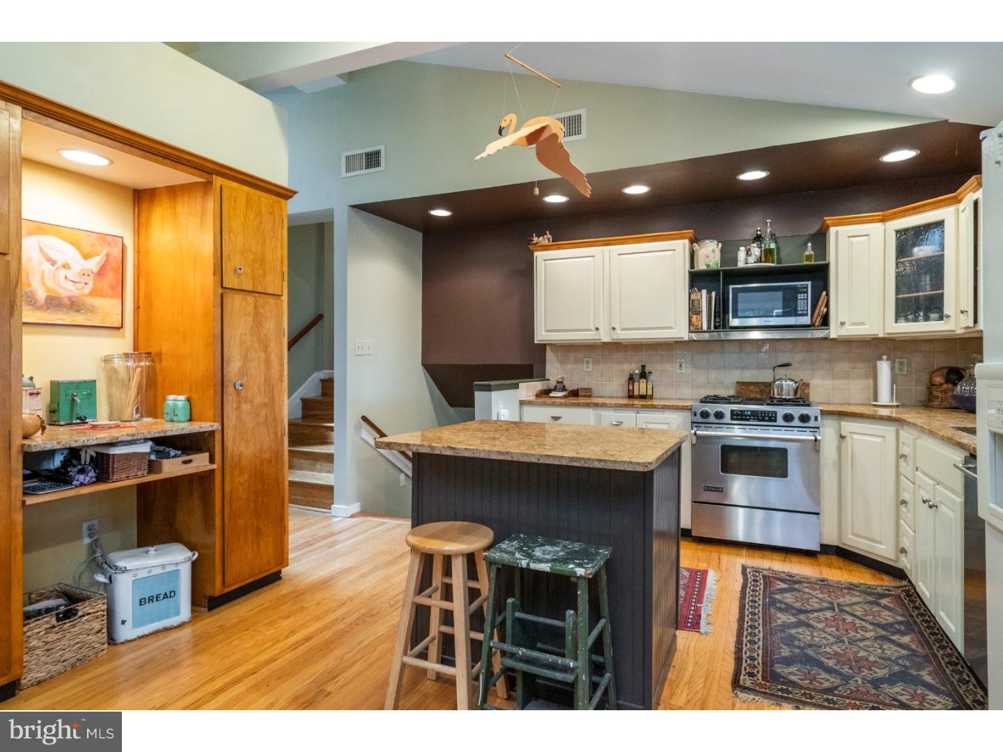 324 Harbison Road Wayne, PA 19087 - Photo 10 of 25 Kitchen