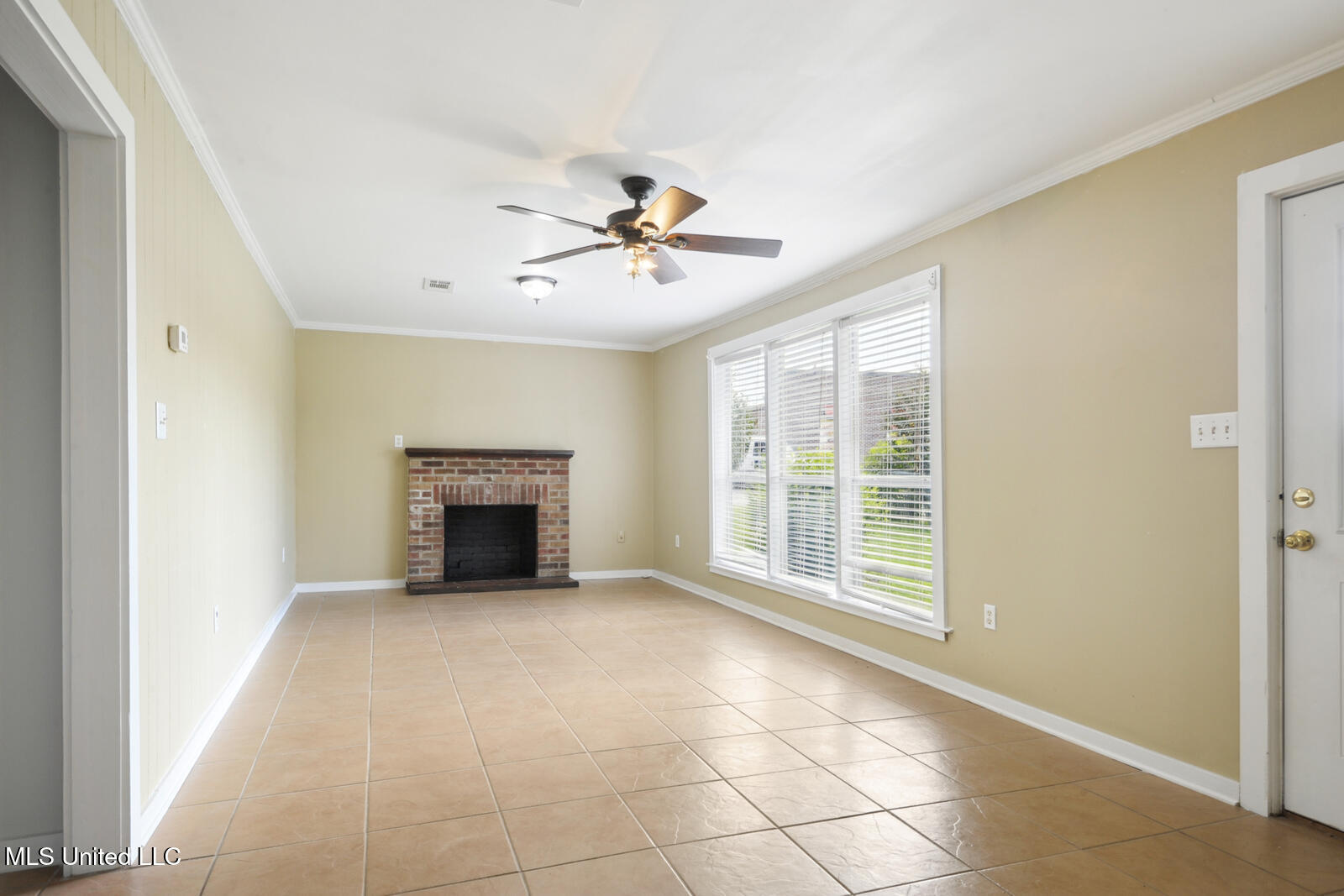 16630 Highway 603 Kiln, MS 39556 - Photo 2 of 10 002_1600x1067_mls_1600x1067