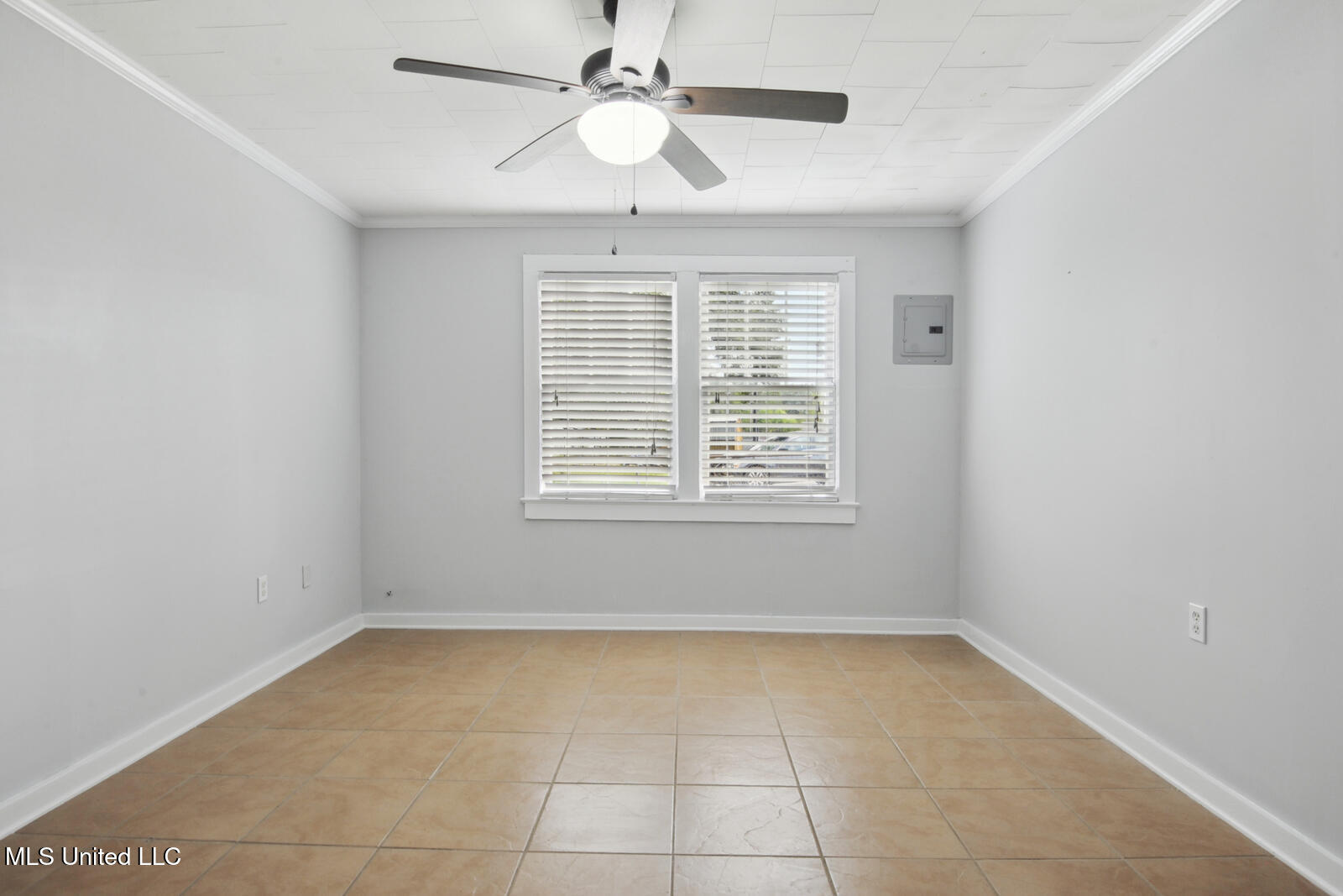 16630 Highway 603 Kiln, MS 39556 - Photo 4 of 10 004_1600x1067_mls_1600x1067