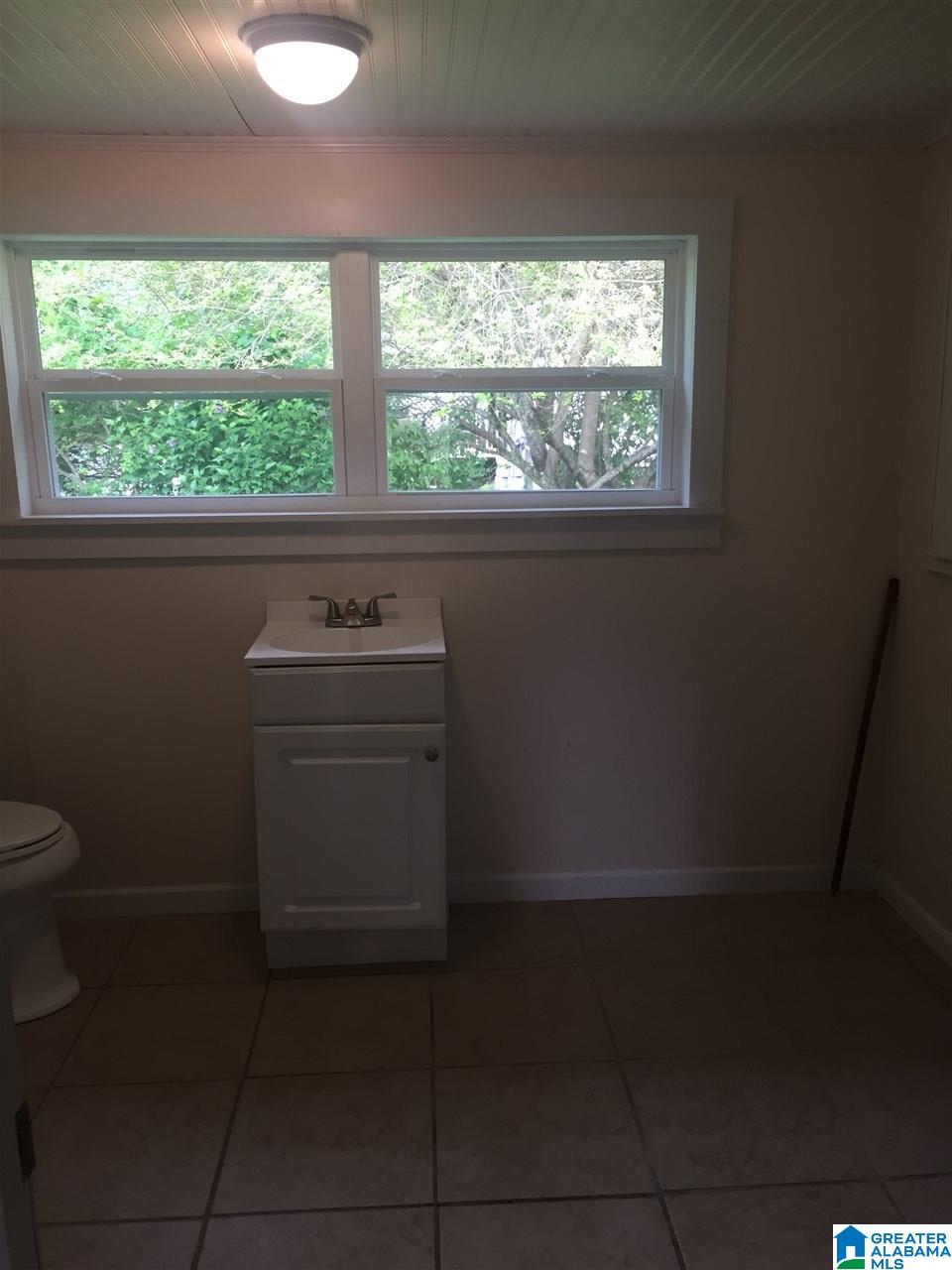 202 Central Avenue Oneonta, AL 35121 - Photo 20 of 23