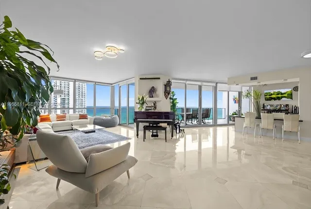 $2,770,000 | 3101 South Ocean Drive, Unit 3003, Hollywood, FL 33019