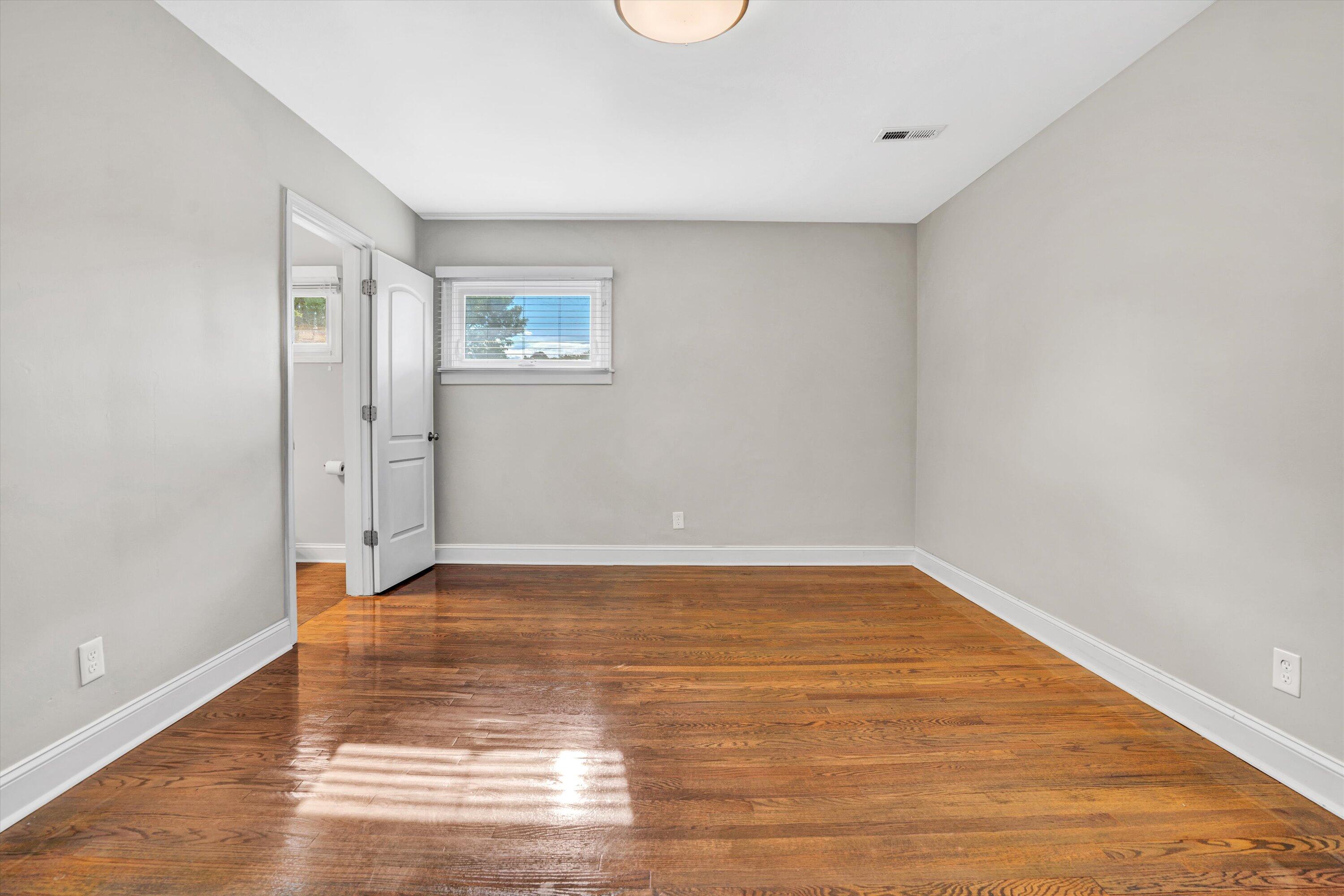 1701 Wilbur Road Southwest Roanoke, VA 24015 - Photo 16 of 37 16-DSC00351