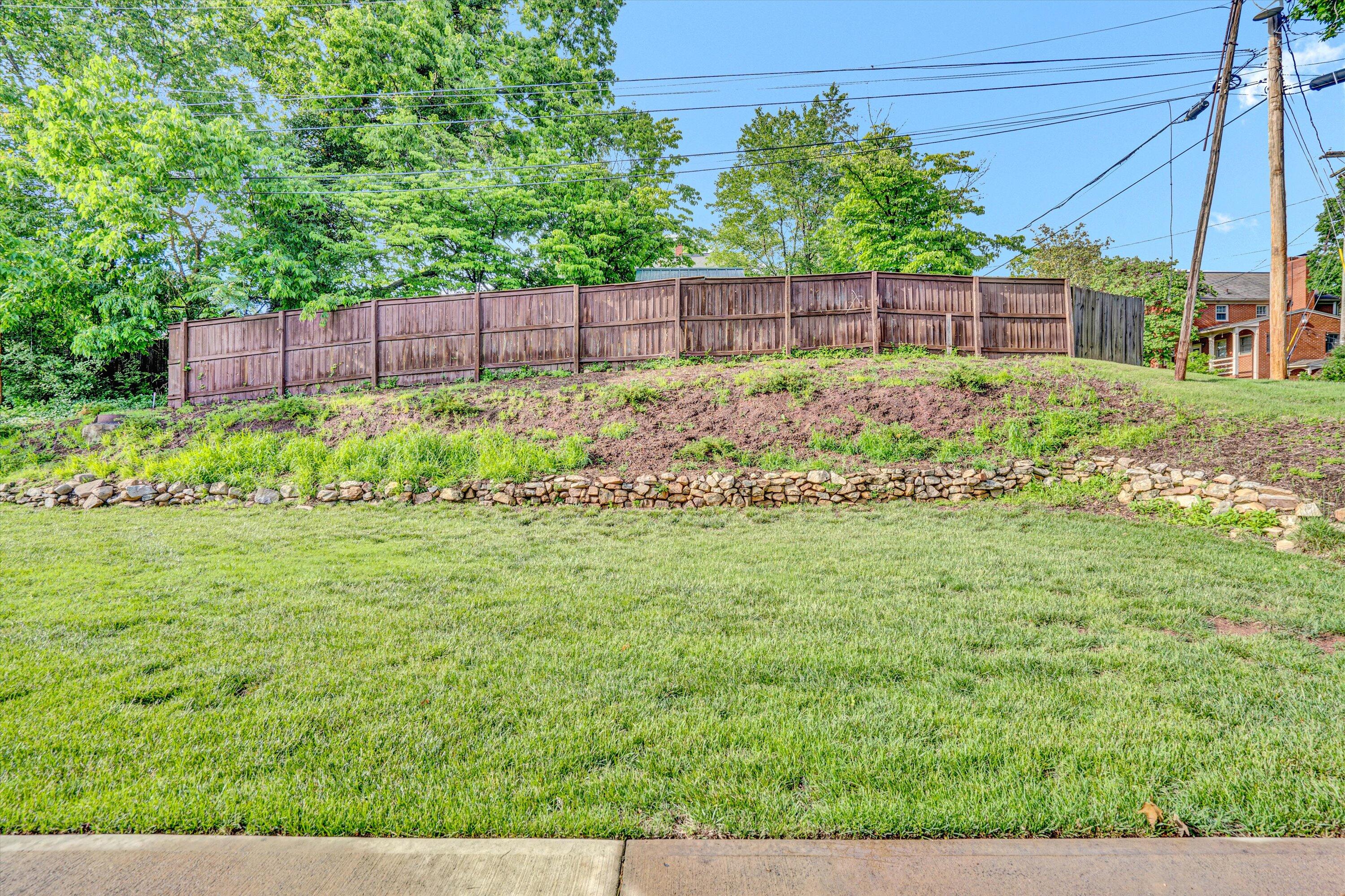 1701 Wilbur Road Southwest Roanoke, VA 24015 - Photo 36 of 37 36-DSC00316