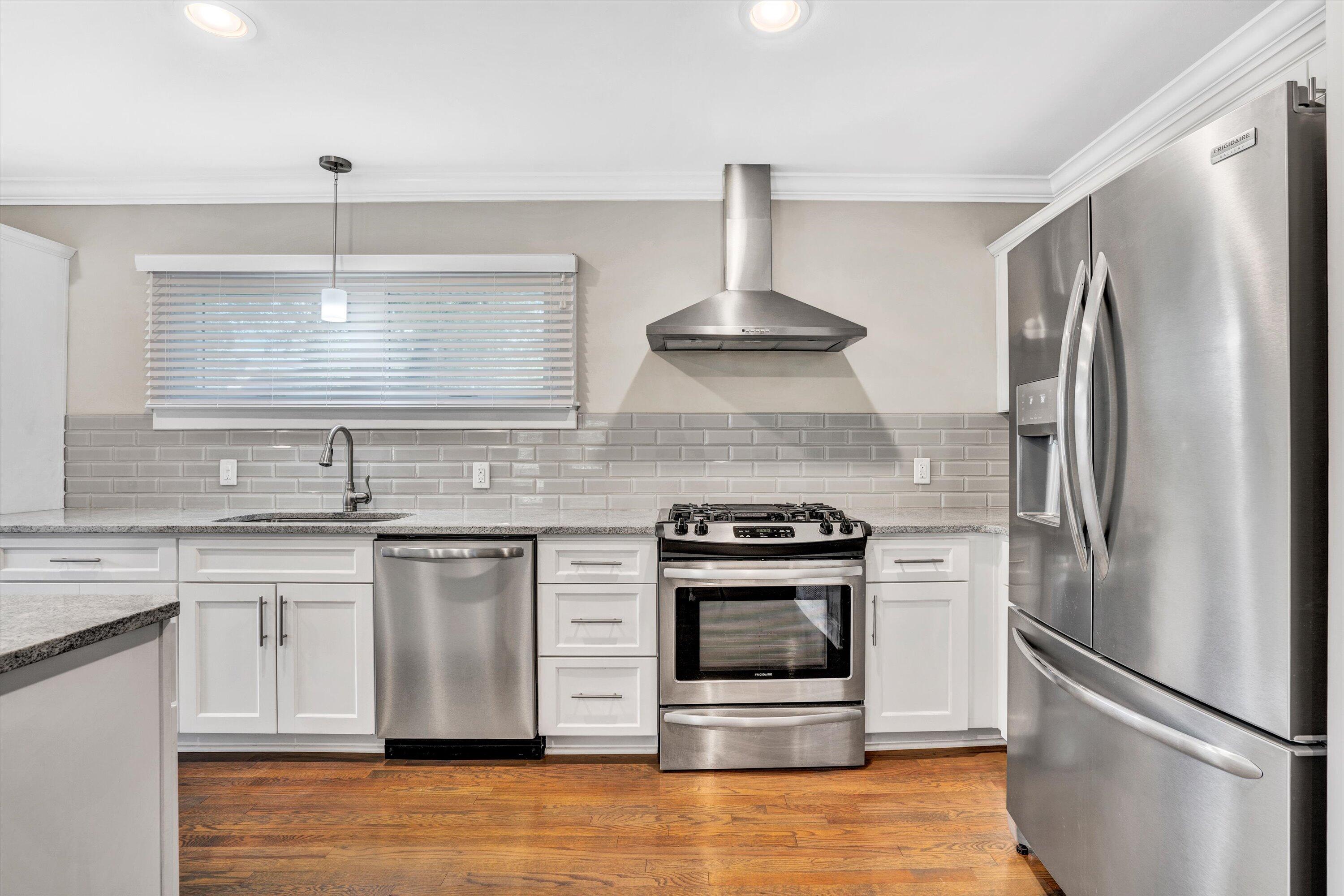 1701 Wilbur Road Southwest Roanoke, VA 24015 - Photo 7 of 37 07-DSC00286
