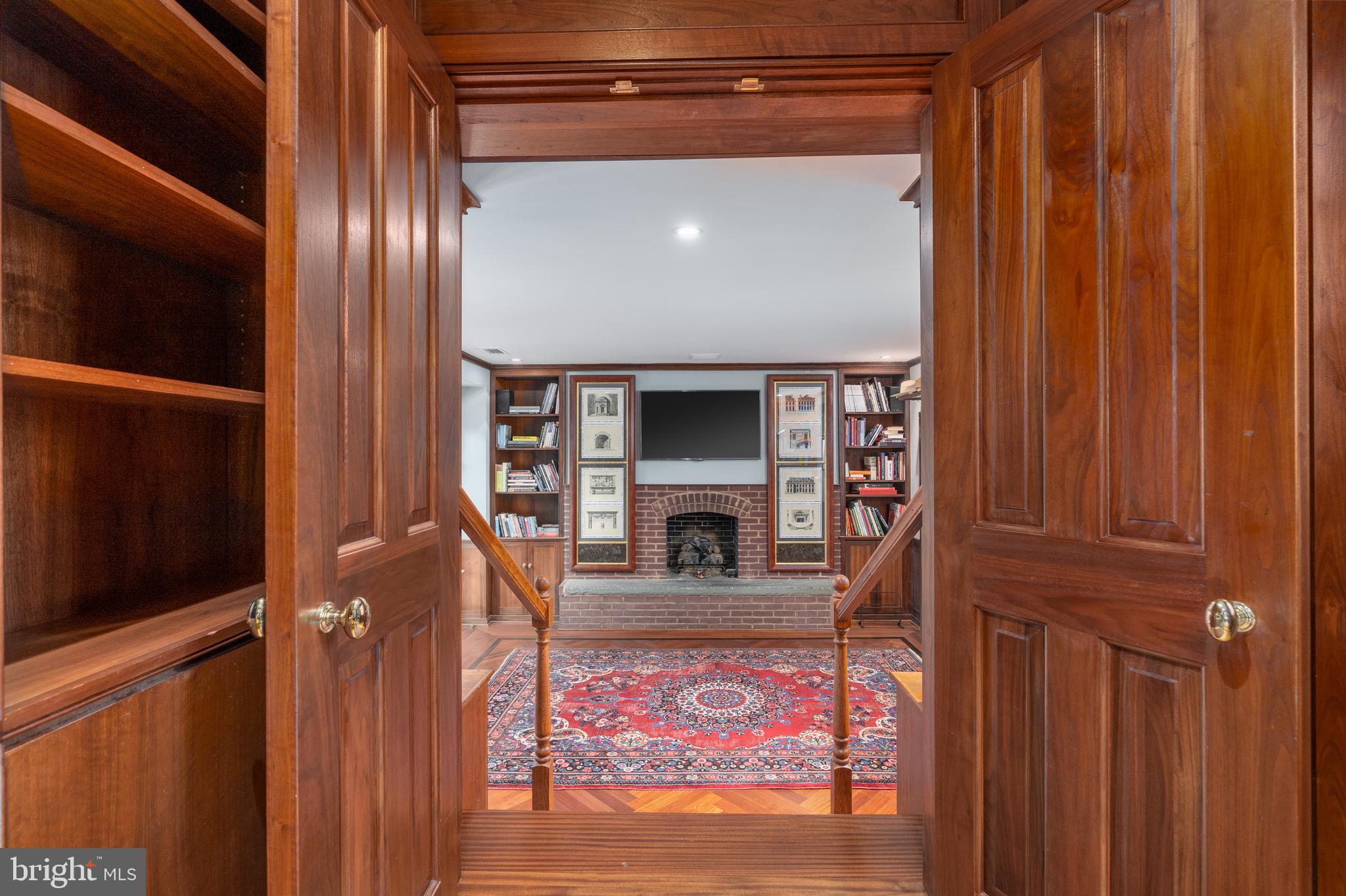 3003 N Street Northwest Washington, DC 20007 - Photo 58 of 127 Hallway to 3009 N St, NW