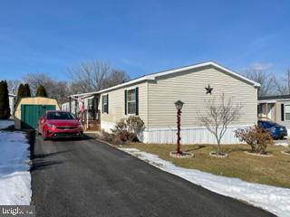 227 Berwick Road Abbottstown, PA 17301 - Photo 1 of 23 2006 Redman Double Wide