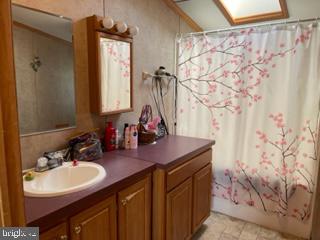 227 Berwick Road Abbottstown, PA 17301 - Photo 11 of 23 Master Bath