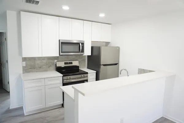 $2,100 | 1173 West 28th Street, Unit 2, Riviera Beach, FL 33404