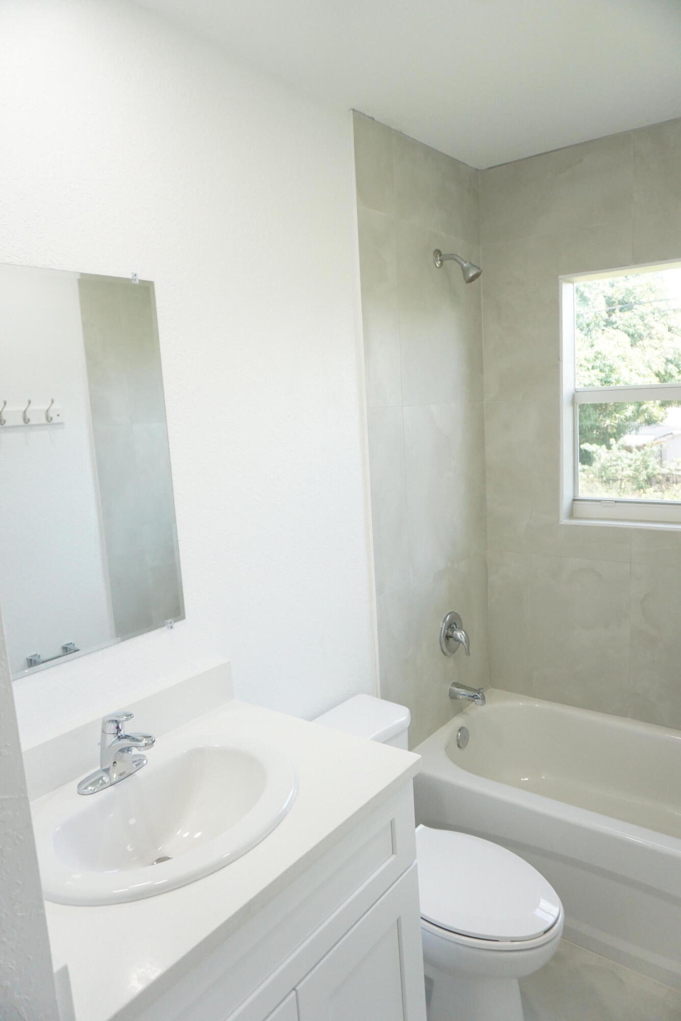 1173 West 28th Street, Unit 2 Riviera Beach, FL 33404 - Photo 12 of 17 DSC08263