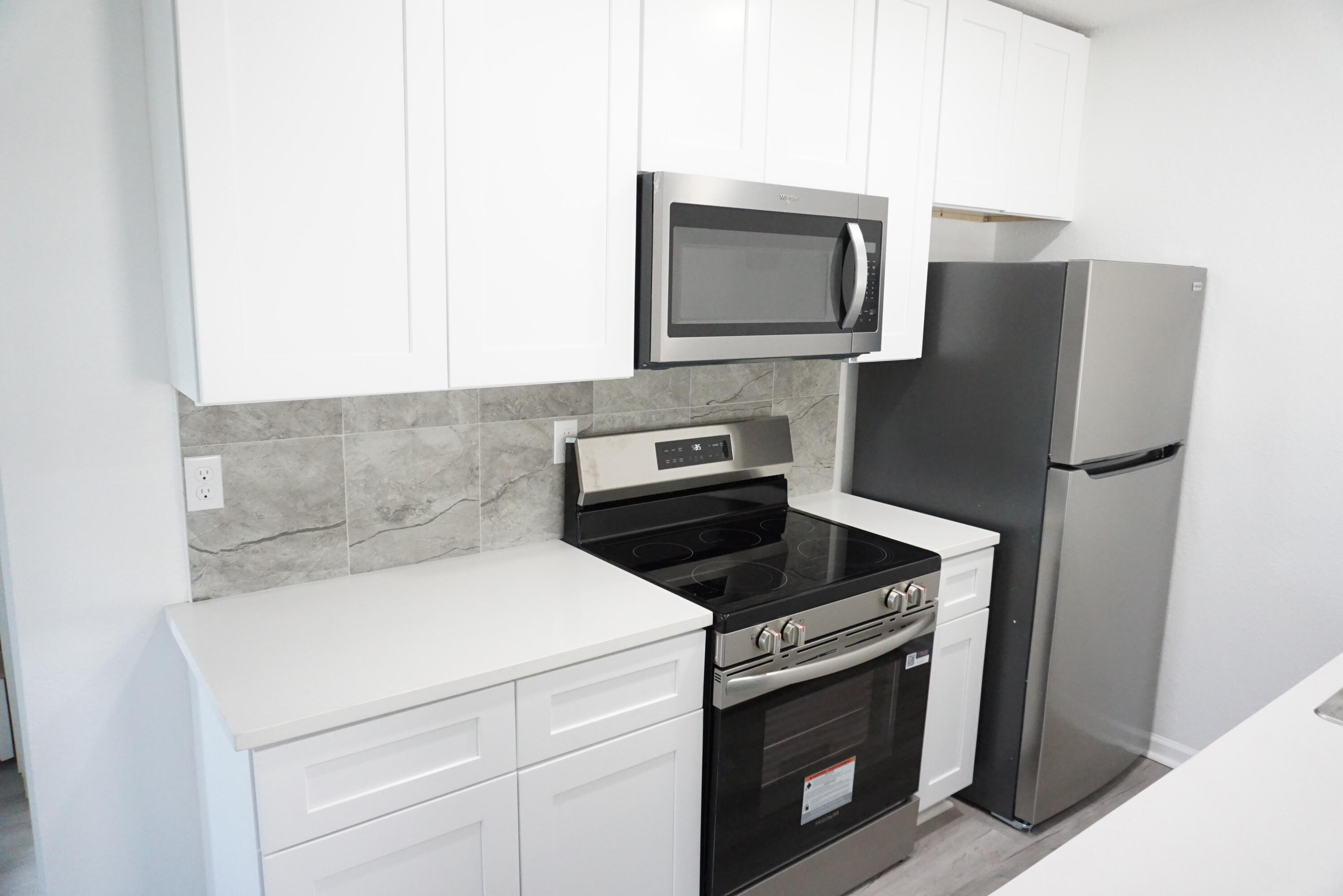 1173 West 28th Street, Unit 2 Riviera Beach, FL 33404 - Photo 3 of 17 DSC08255