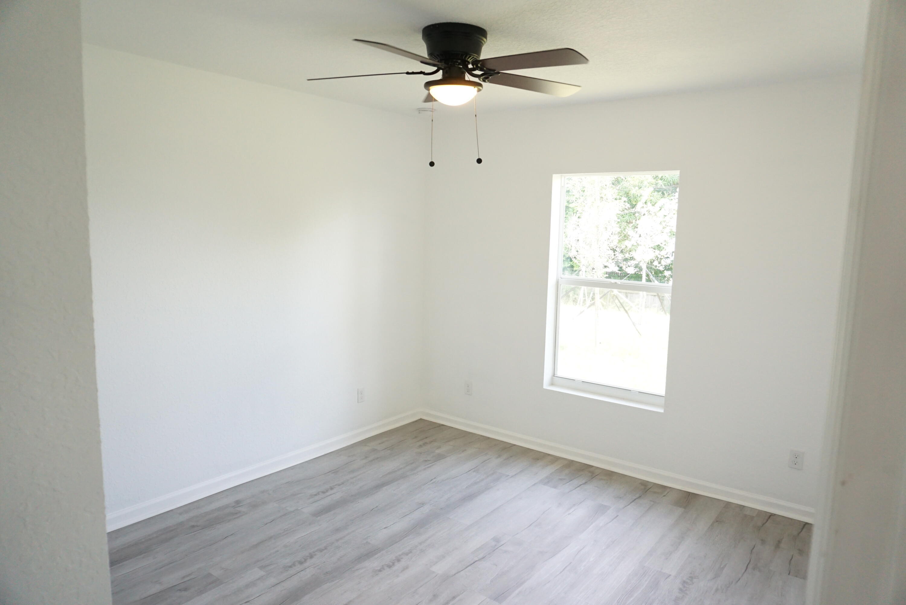 1173 West 28th Street, Unit 2 Riviera Beach, FL 33404 - Photo 7 of 17 DSC08258