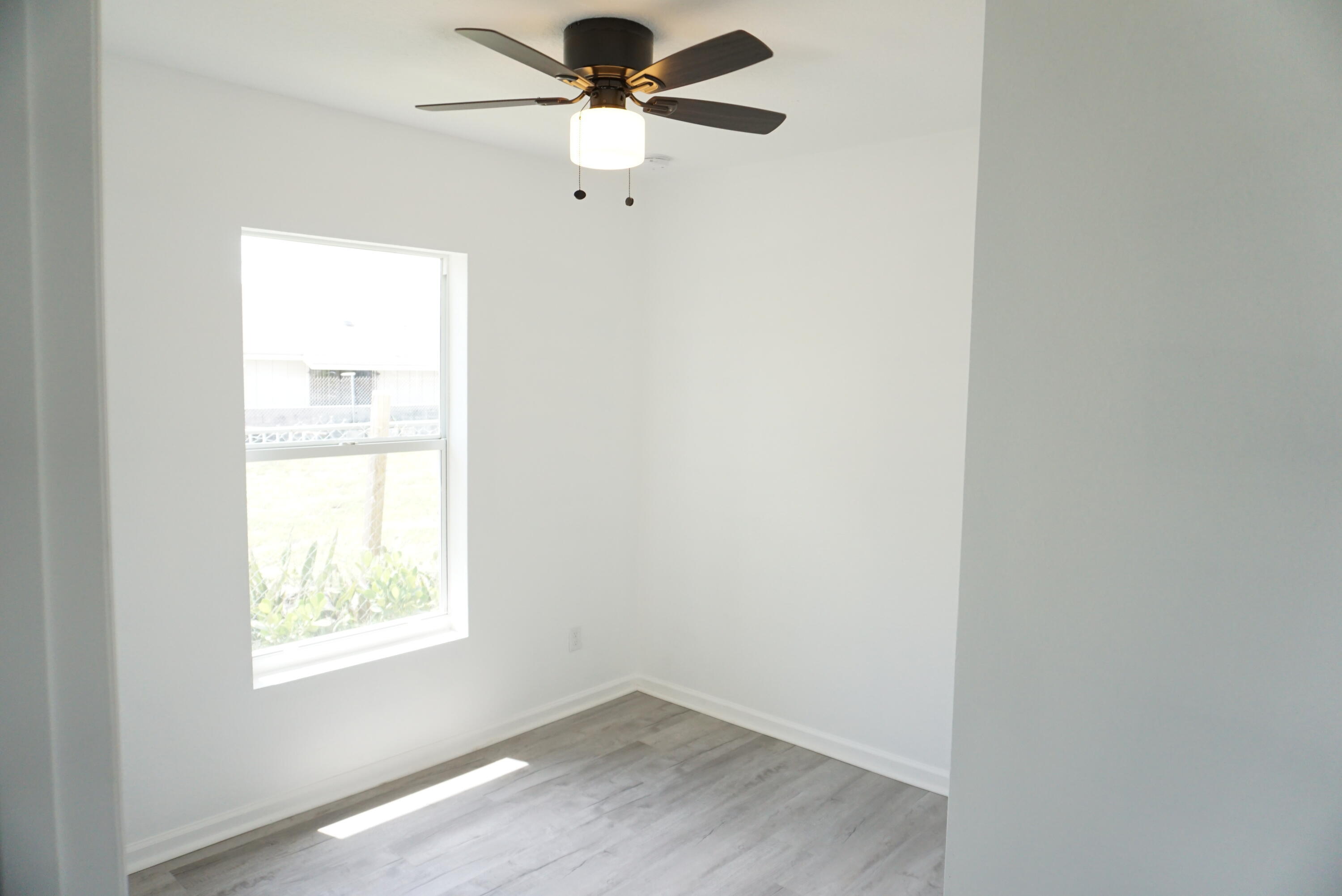 1173 West 28th Street, Unit 2 Riviera Beach, FL 33404 - Photo 9 of 17 DSC08267