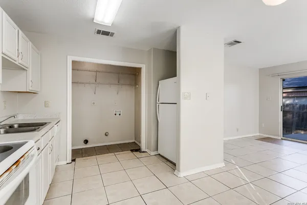 $1,295 | 4711 Gavlick Farm, San Antonio, TX 78244