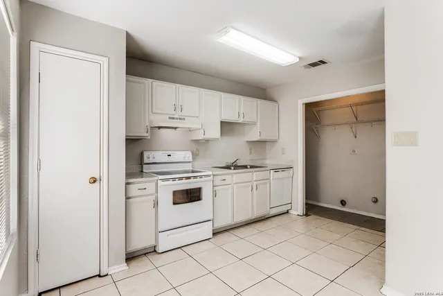 $1,350 | 4711 Gavlick Farm, San Antonio, TX 78244