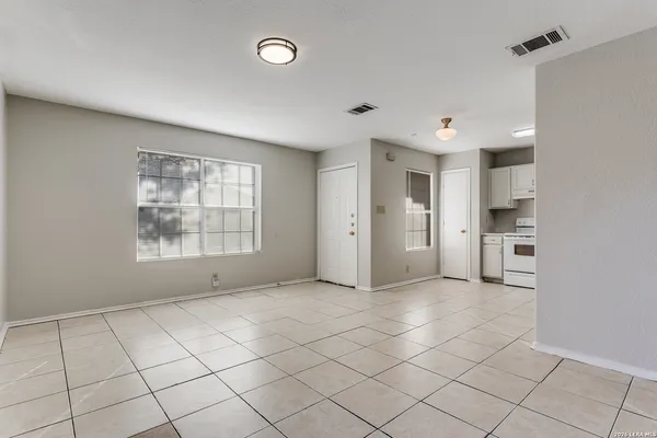 $1,250 | 4711 Gavlick Farm, San Antonio, TX 78244
