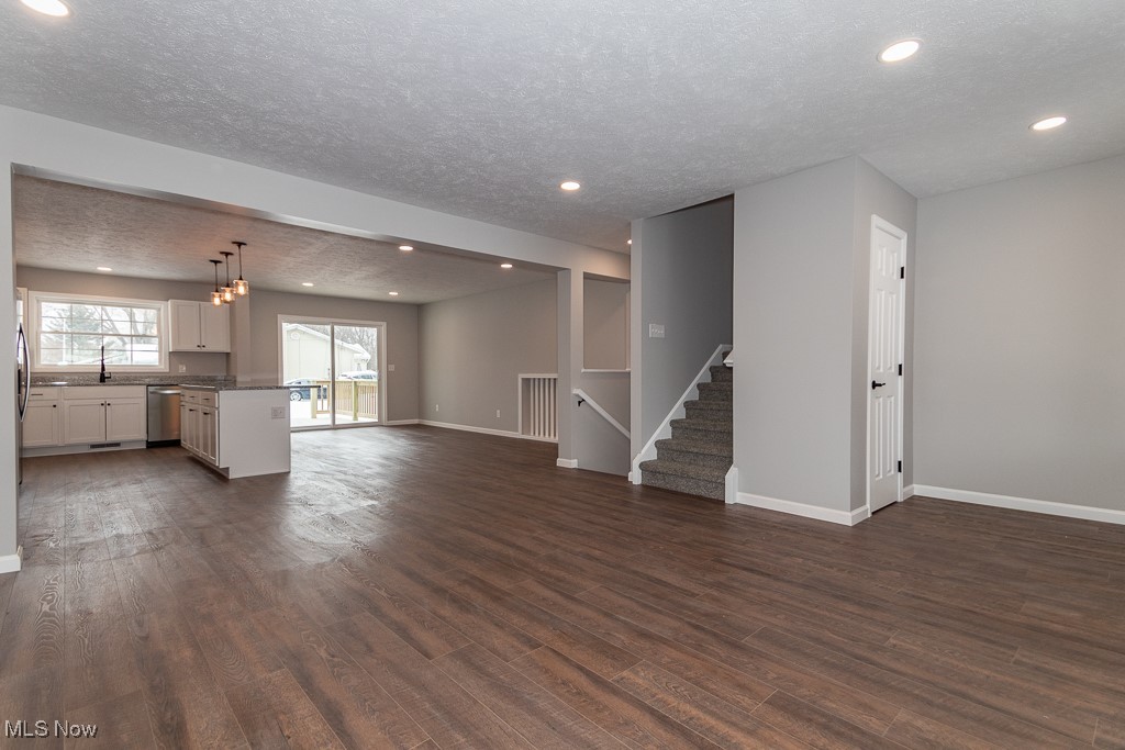 341 Hale Road Painesville, OH 44077 - Photo 4 of 40 Gallery Image 4