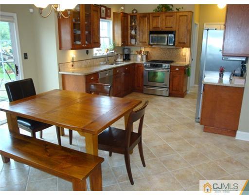 53 Potomac Road Monmouth Junction, NJ 08852 - Photo 6 of 10 Gallery Image 6