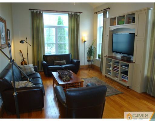 53 Potomac Road Monmouth Junction, NJ 08852 - Photo 7 of 10 Gallery Image 7