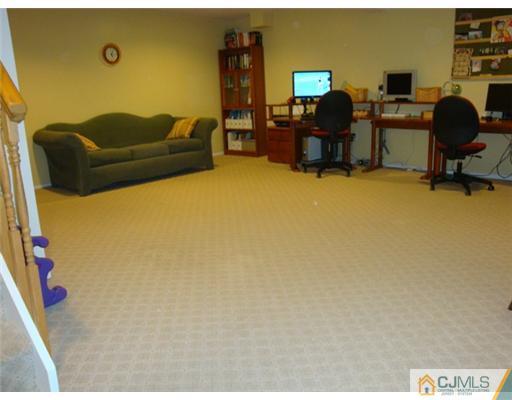 53 Potomac Road Monmouth Junction, NJ 08852 - Photo 8 of 10 Gallery Image 8