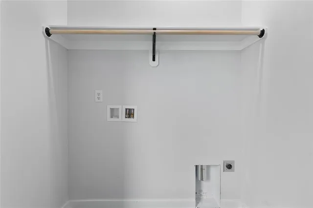 $1,895 | 4523 Forest Avenue, Unit B, Kansas City, MO 64110