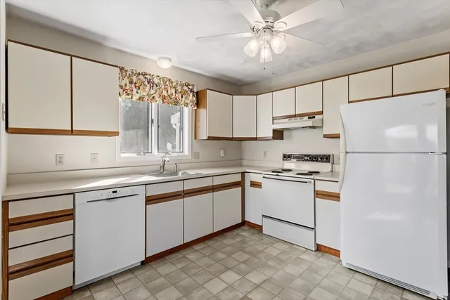 $399,900 | 4 Vendome Street, Unit 4, Merrimac, MA 01860