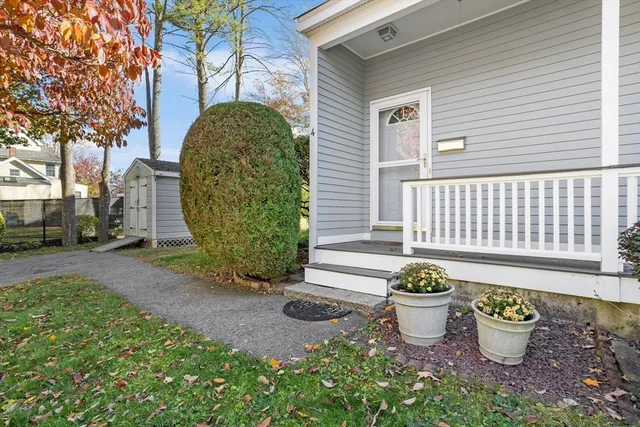 $399,900 | 4 Vendome Street, Unit 4, Merrimac, MA 01860