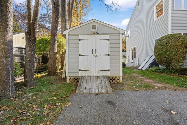 $399,900 | 4 Vendome Street, Unit 4, Merrimac, MA 01860