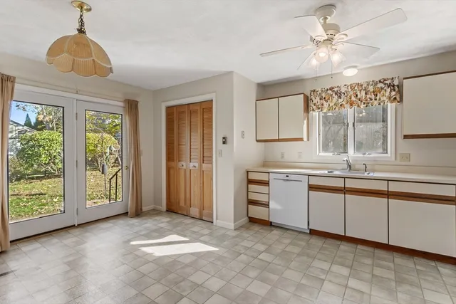 $399,900 | 4 Vendome Street, Unit 4, Merrimac, MA 01860