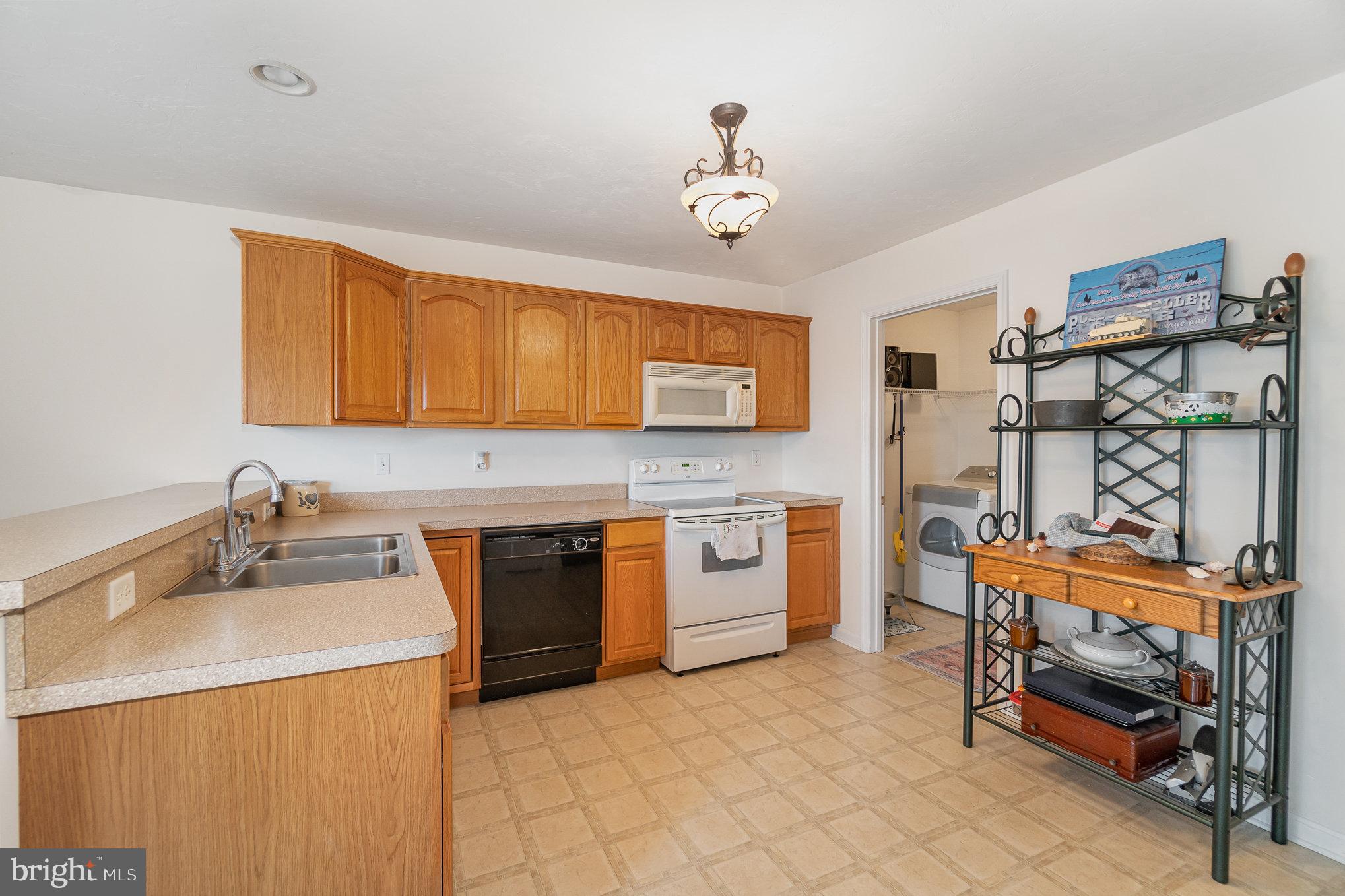 679 East Walnut Street Hanover, PA 17331 - Photo 8 of 28