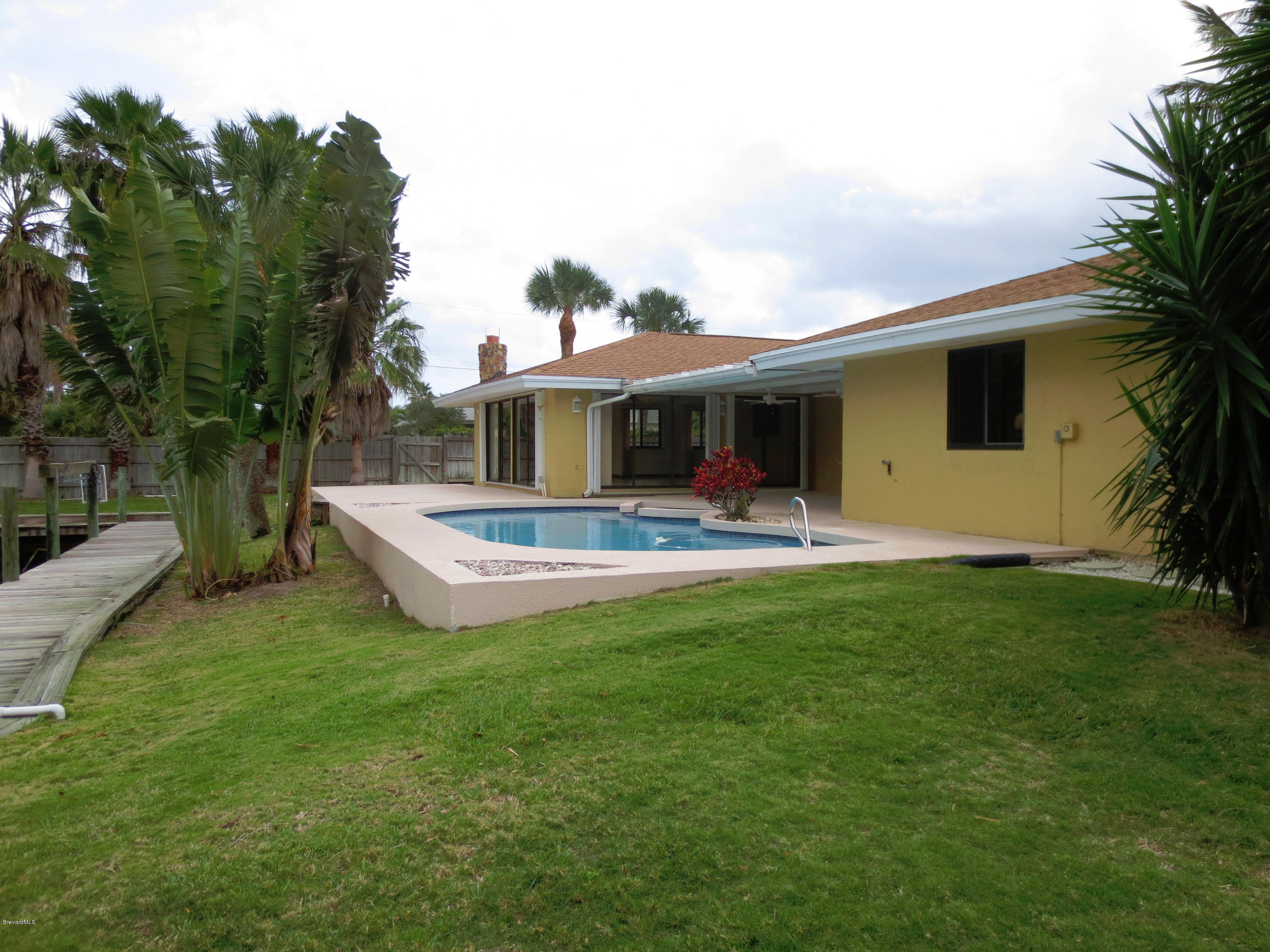 320 Riggs Avenue Melbourne Beach, FL 32951 - Photo 15 of 24 Backyard View