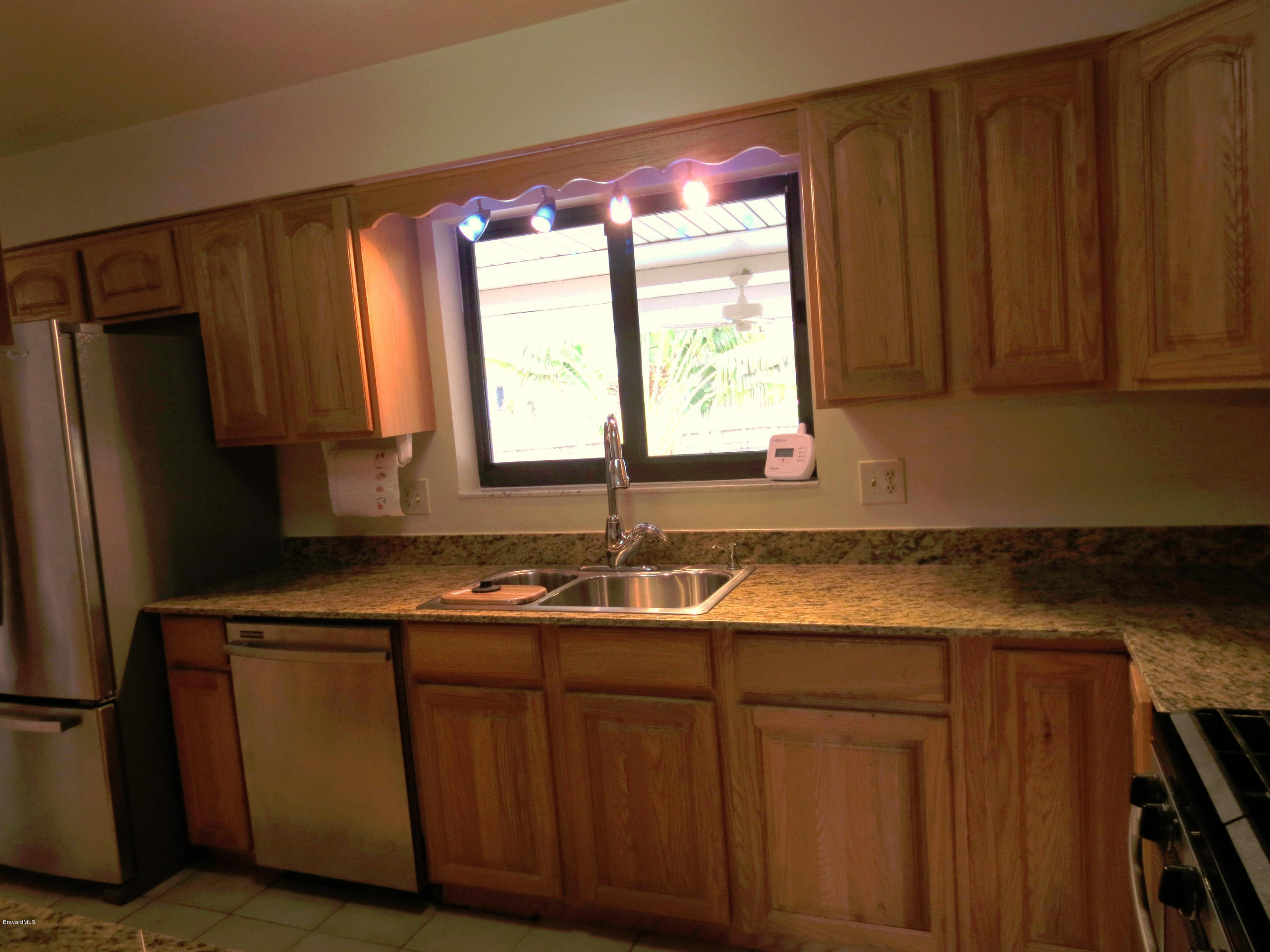 320 Riggs Avenue Melbourne Beach, FL 32951 - Photo 6 of 24 Updated Kitchen