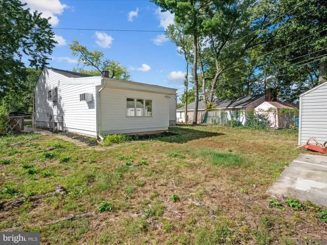 a view of backyard of house