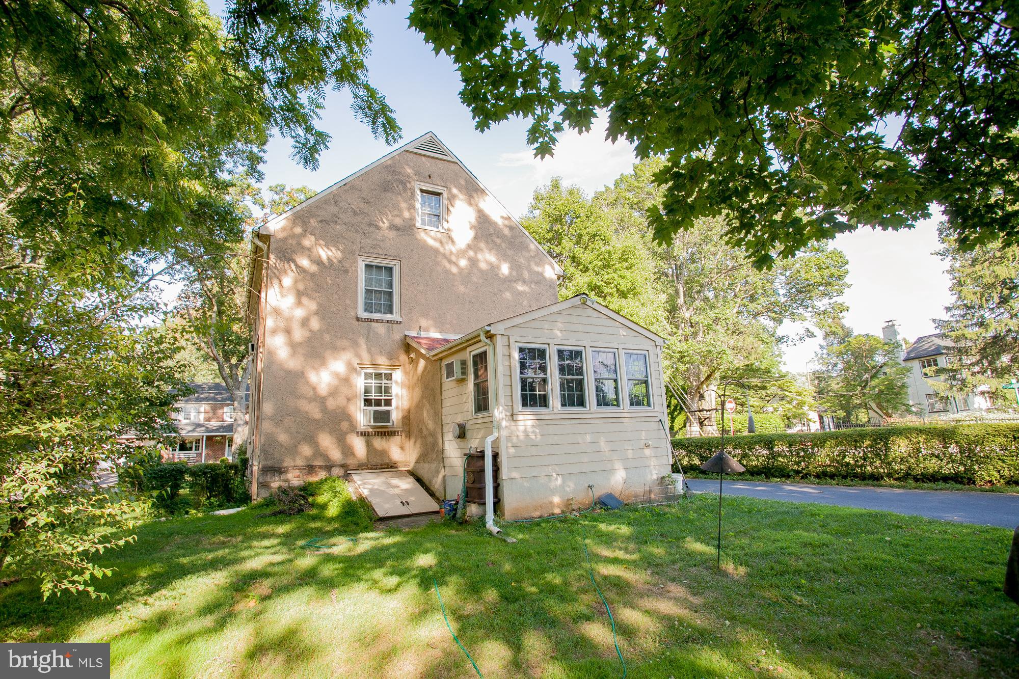 857 Meadow Road Flourtown, PA 19031 - Photo 4 of 46