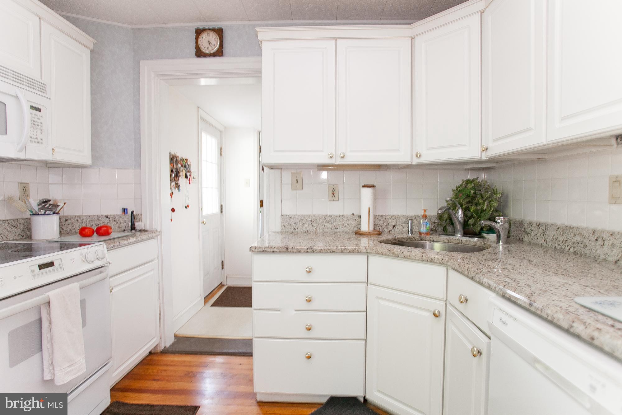 857 Meadow Road Flourtown, PA 19031 - Photo 7 of 46