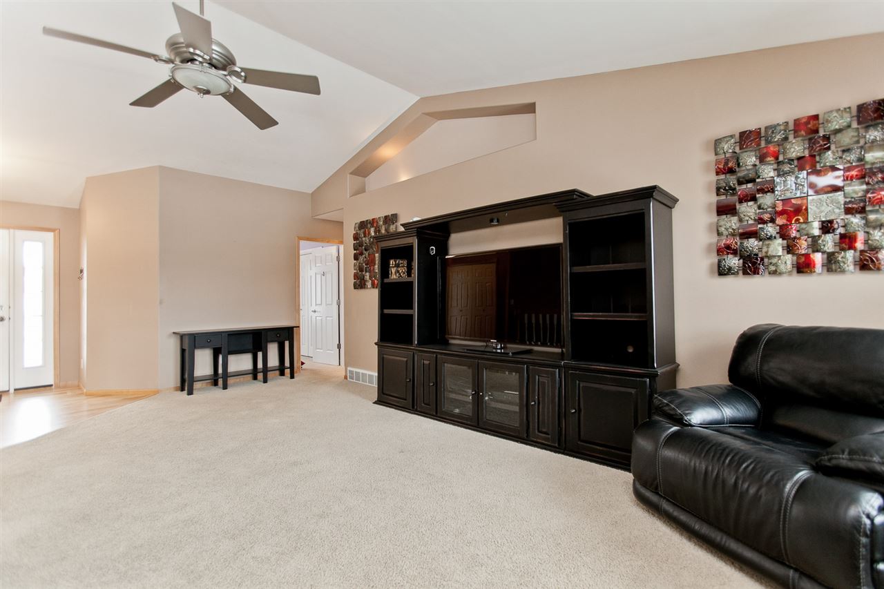 518 Ridgeview Drive Atkins, IA 52206 - Photo 5 of 37 Gallery Image 5