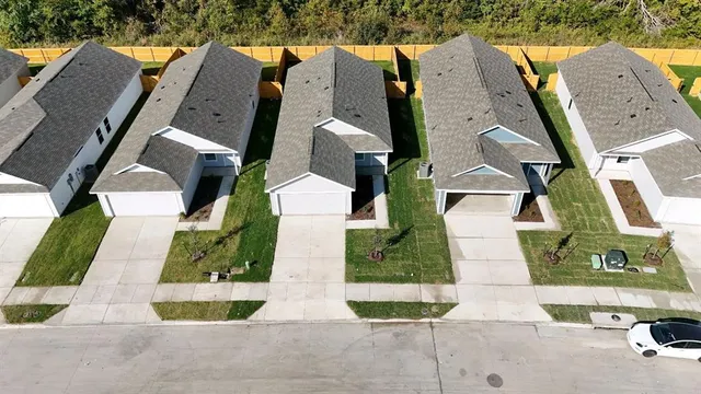 $1,900 | 6734 Highlands Street, Princeton, TX 75407