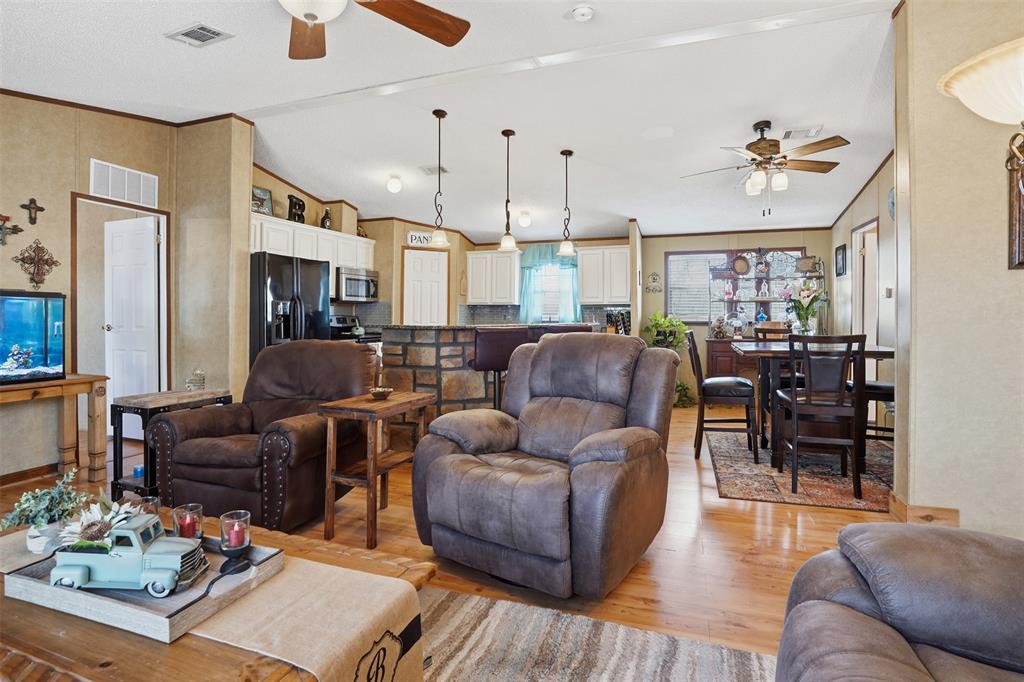 224 Cactus Ridge Court Springtown, TX 76082 - Photo 13 of 39