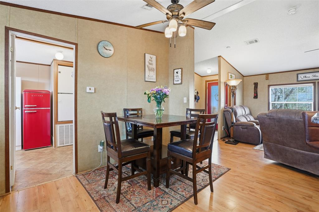 224 Cactus Ridge Court Springtown, TX 76082 - Photo 19 of 39 Dining room