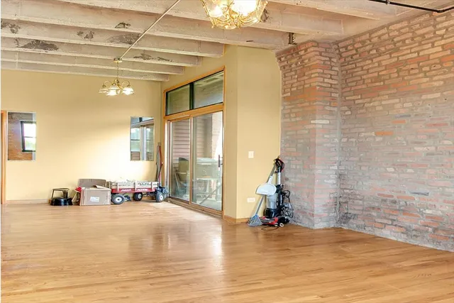 $229,900 | 809 East 40th Street, Unit 44, Chicago, IL 60653