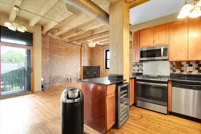 $229,900 | 809 East 40th Street, Unit 44, Chicago, IL 60653