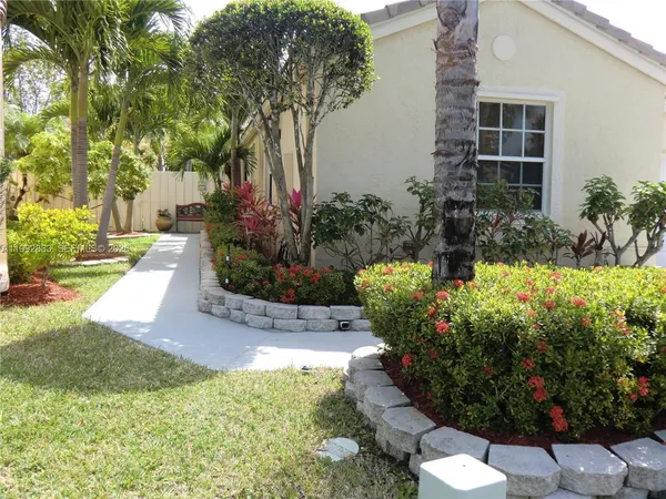 $3,500 | 1593 Northwest 158th Avenue, Pembroke Pines, FL 33028