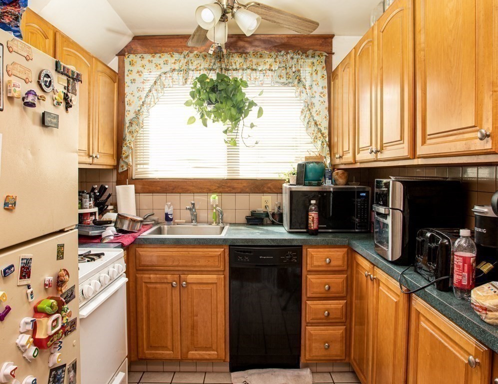 275 Middle Street Fall River, MA 02724 - Photo 11 of 35 Gallery Image 11