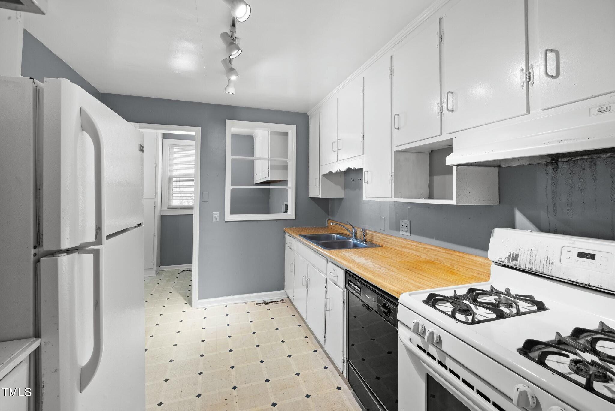 2106 Ruffin Street Durham, NC 27704 - Photo 17 of 39 tempImage6Ebr4y